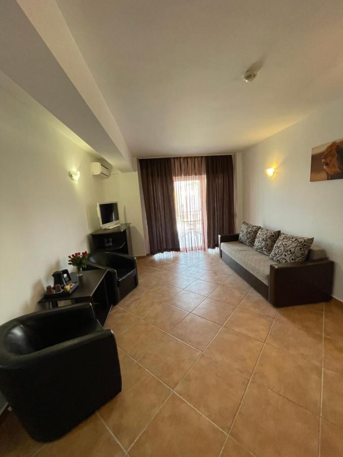 מלון Năvodari Ametist Casa Leului מראה חיצוני תמונה